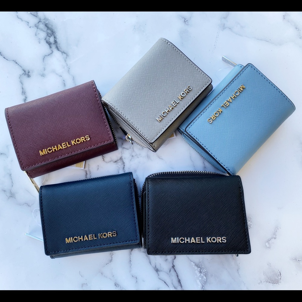 Michael kors trifold wallet coin pocket ‼️SALE‼️ - Picture 1 of 8